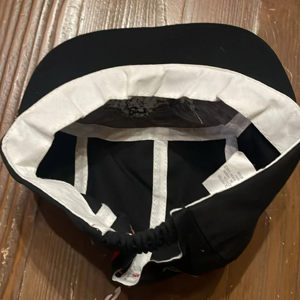 Looney Tubes Vintage Taz the Season hat